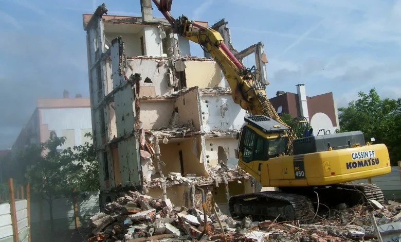 هدم مباني بالرياض