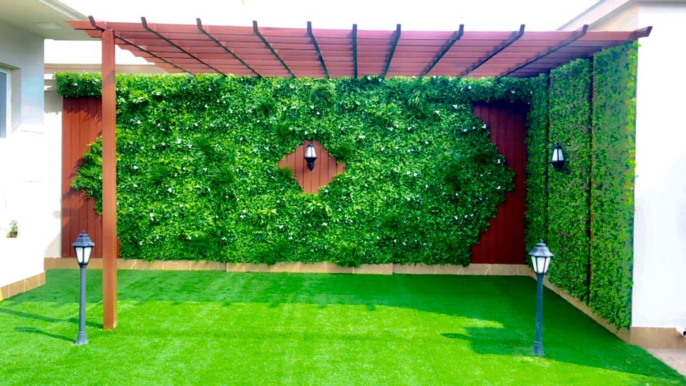 العشب الصناعي الجداري