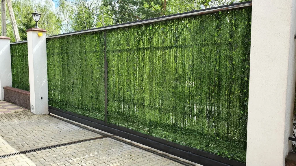 تركيب عشب جداري