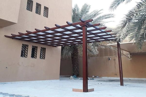 المظلات والسواتر