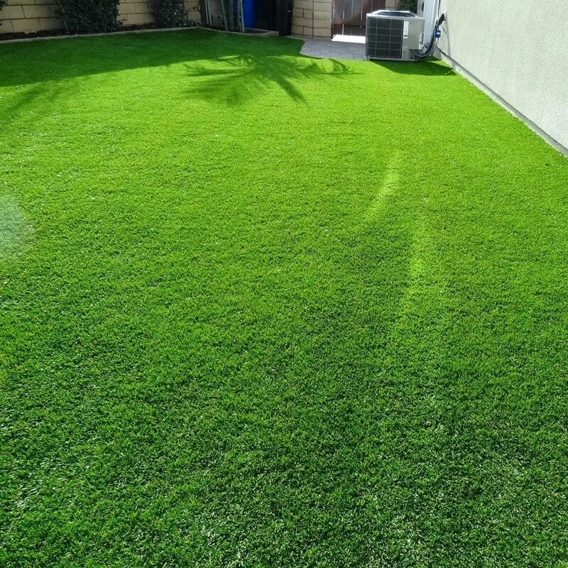 زراعة وتركيب النجيل الطبيعي